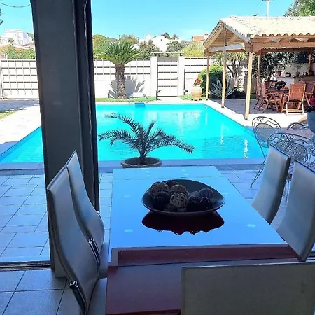 Luxury Sea Helm With Private Swimming Pool And Bbq