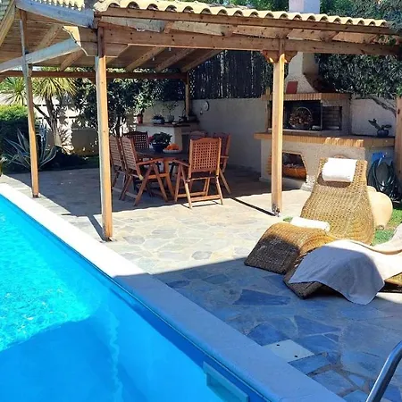 Apartment Luxury Sea Helm With Private Swimming Pool And Bbq *